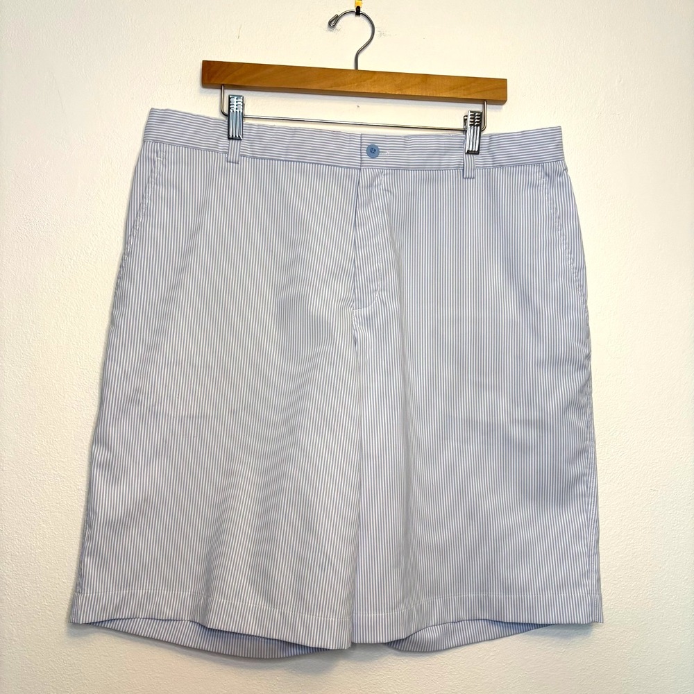 Nike Men's Size 38 Golf Shorts Blue White Striped Flat Front Performance Dri-FIT